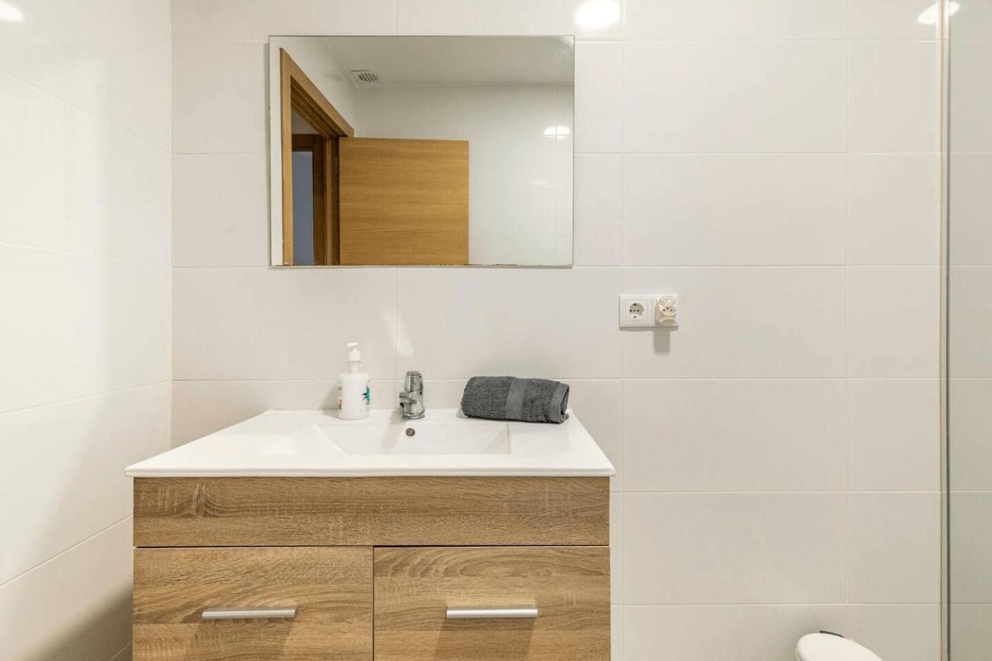 Apartamento Vivienda junto a Ruzafa / 6 PAX Valencia Exterior foto